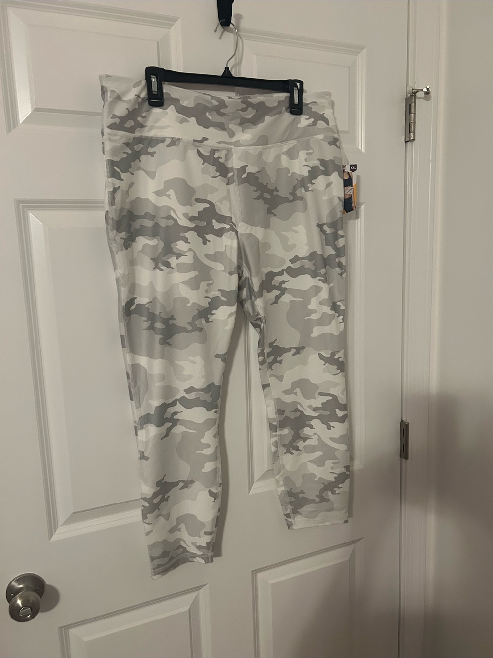 Avia White & Light Gray Camo Kids Leggings NWT